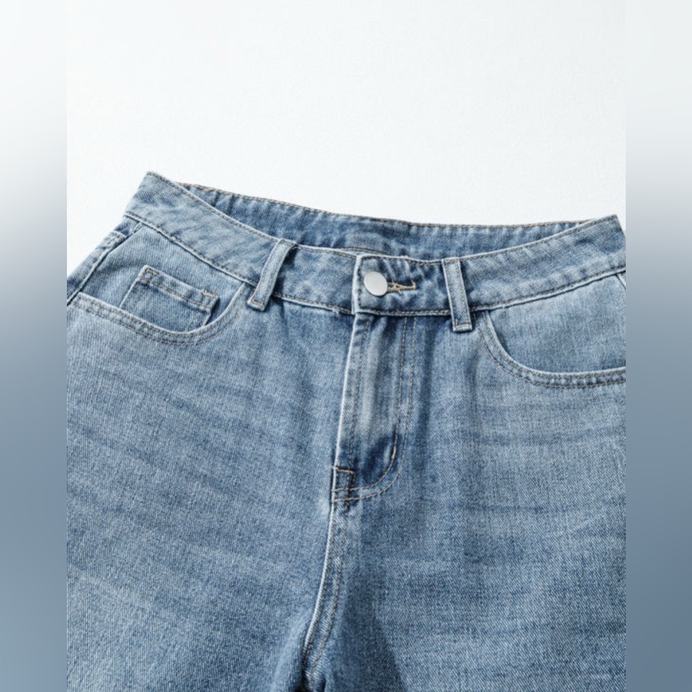 Women's Cropped Wide-Leg Jeans with Eyelet Hem - Picture 9 of 9